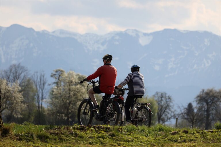 Ab aufs Fahrrad / E-Bike: Fit durch den Sommer